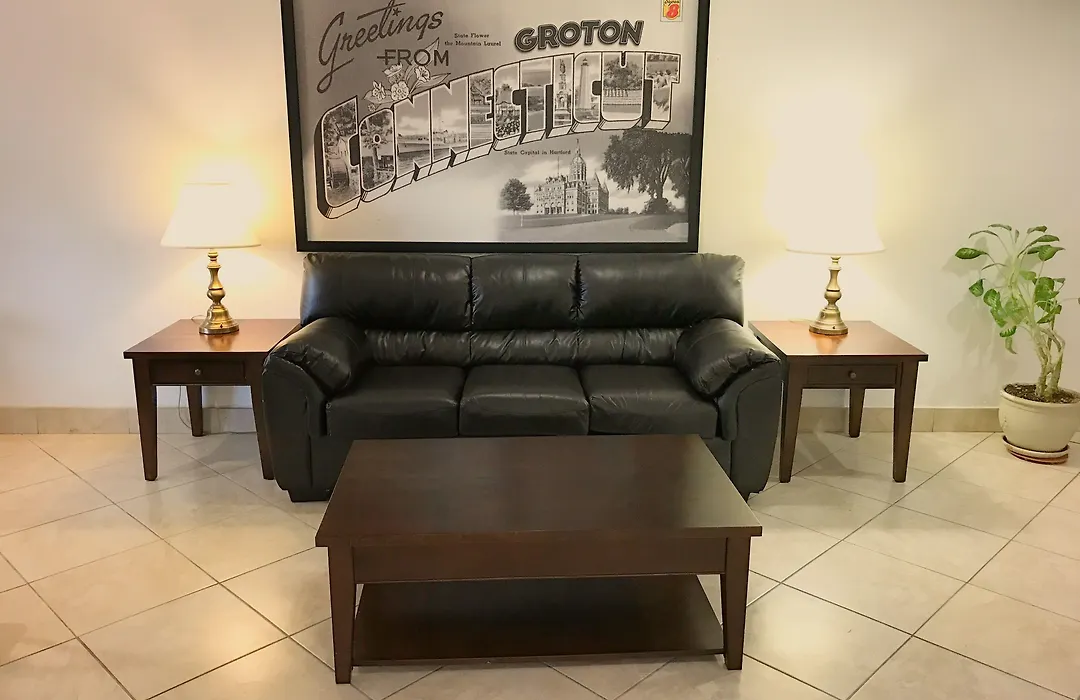 Super 8 By Wyndham Groton-1