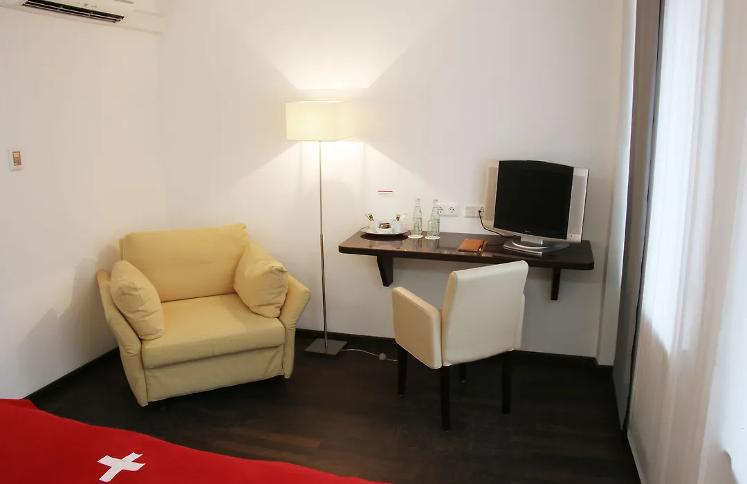 Helvetia Rooms - Self Check-In-1