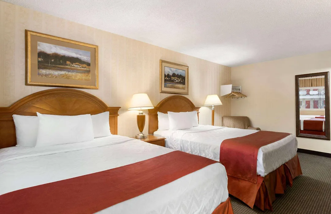 Travelodge By Wyndham North Battleford-1