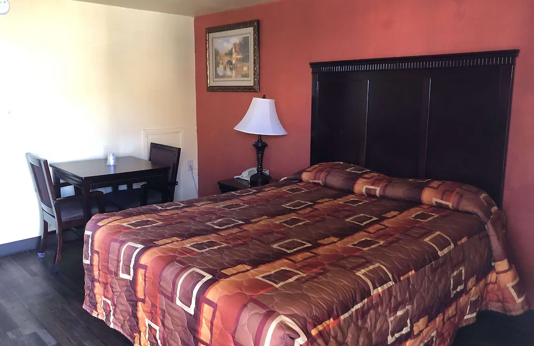 Economy Inn Farmington-1