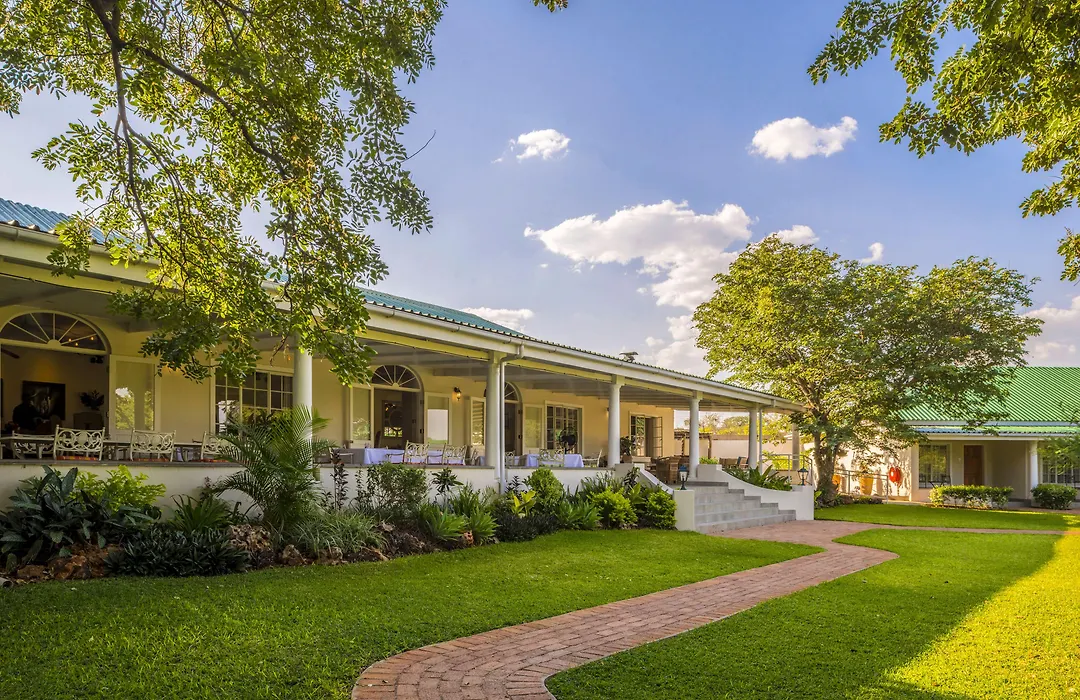Batonka Guest Lodge-1