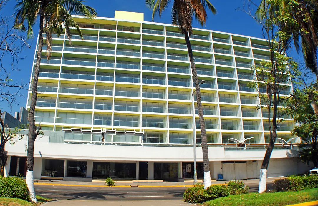 Ramada By Wyndham Acapulco Hotel & Suites-1
