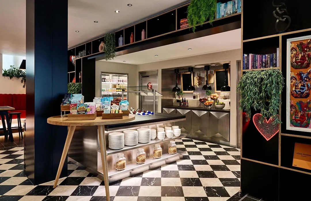 Citizenm London Victoria Station-1