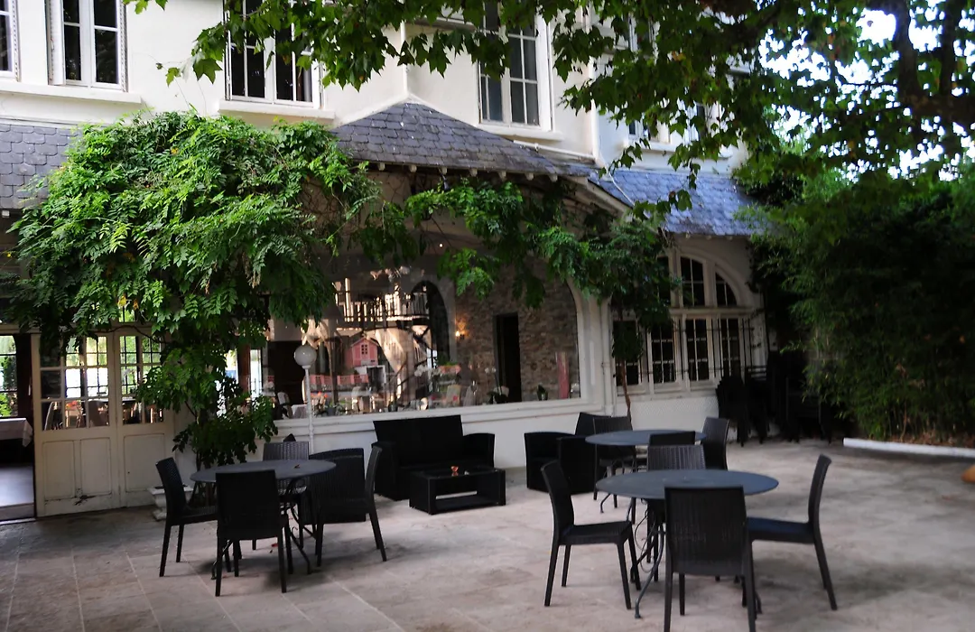 Hotel Restaurant Pavillon Bleu-1