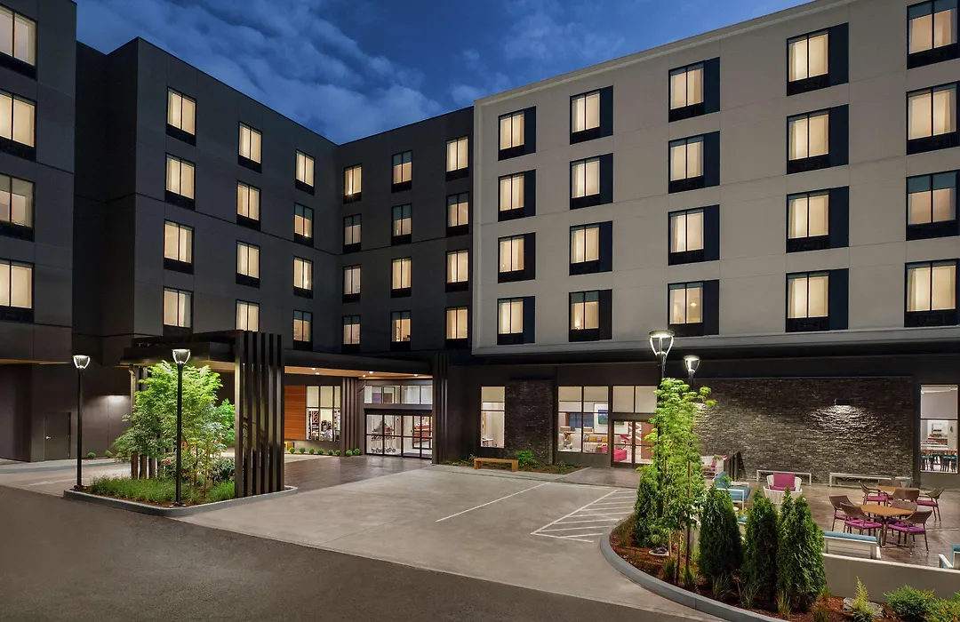 Hilton Garden Inn Seattle Airport-1