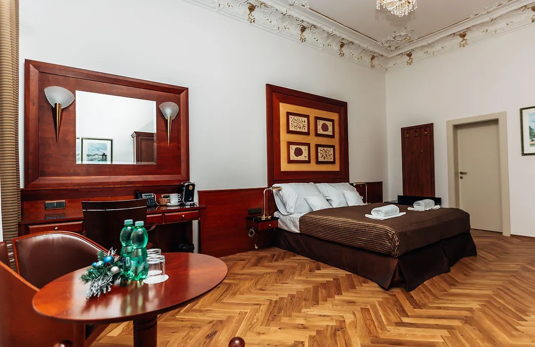 Hotel La Bohemia-1