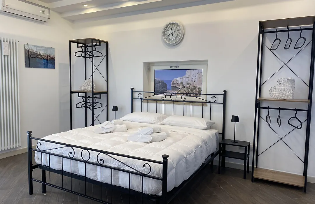 FraMe Room-1