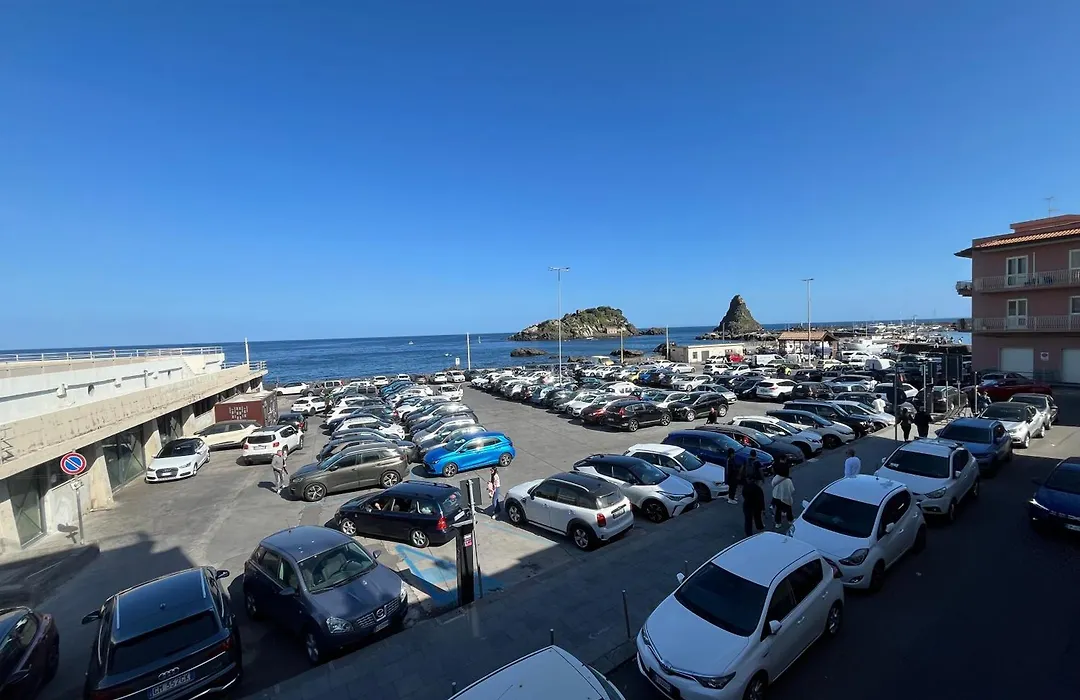B&B Epos Acitrezza-1