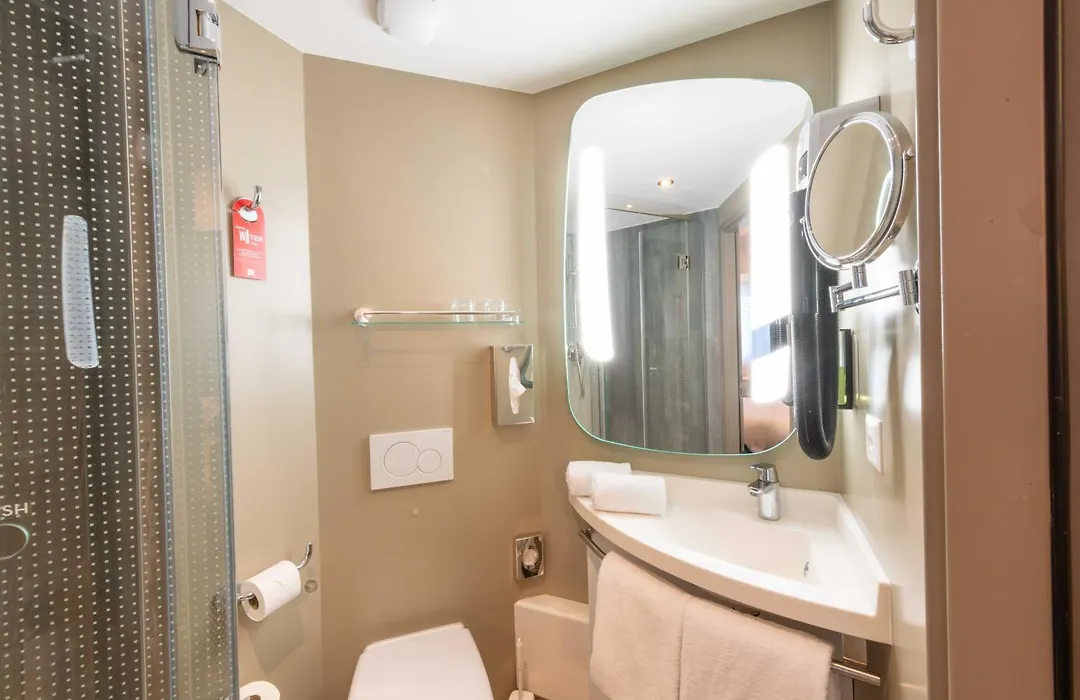 Ibis Geneve Centre Lac-1