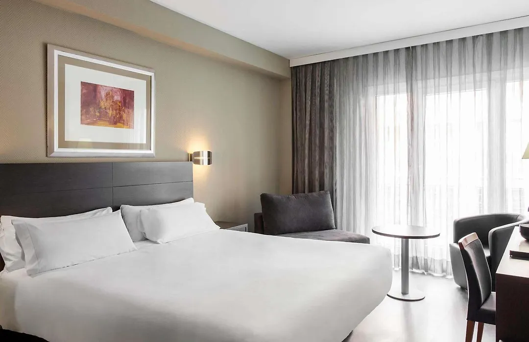 Mercure Madrid Centro-1
