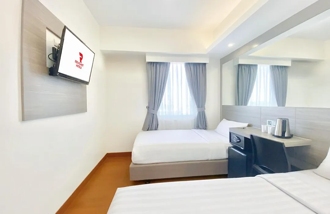 Red Planet Cebu-1