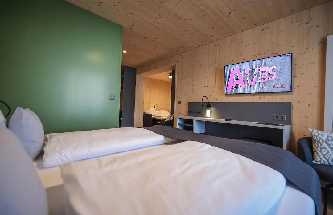 Aves Hotel Savognin-1