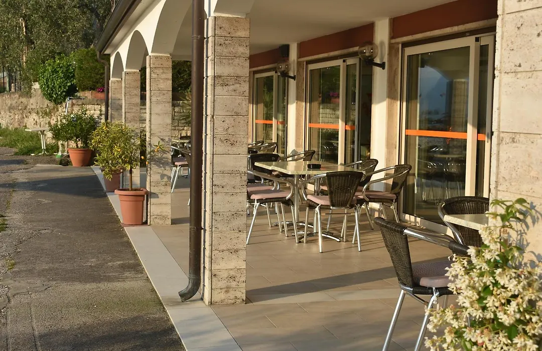 Hotel Garni Vela D'Oro-1