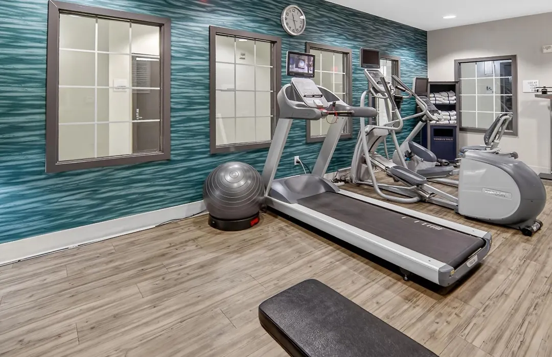 Holiday Inn And Suites Addison By Ihg-1