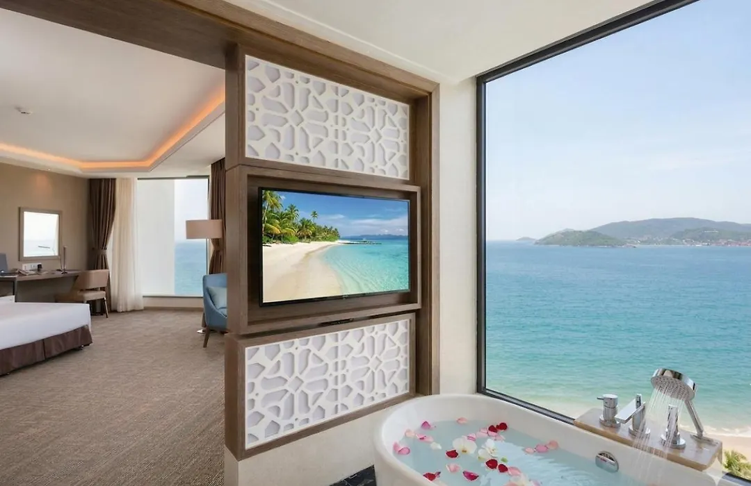 Comodo Nha Trang Hotel-1