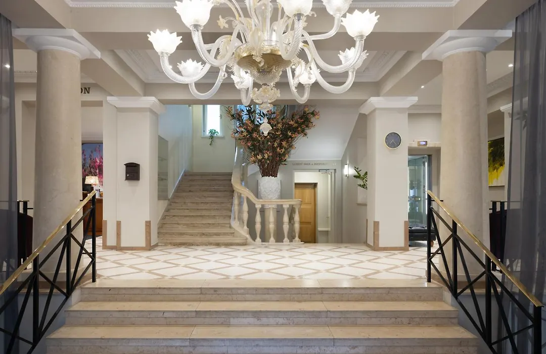 My City Hotel-1
