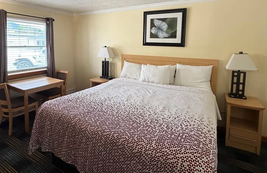 Colonial Motel-1