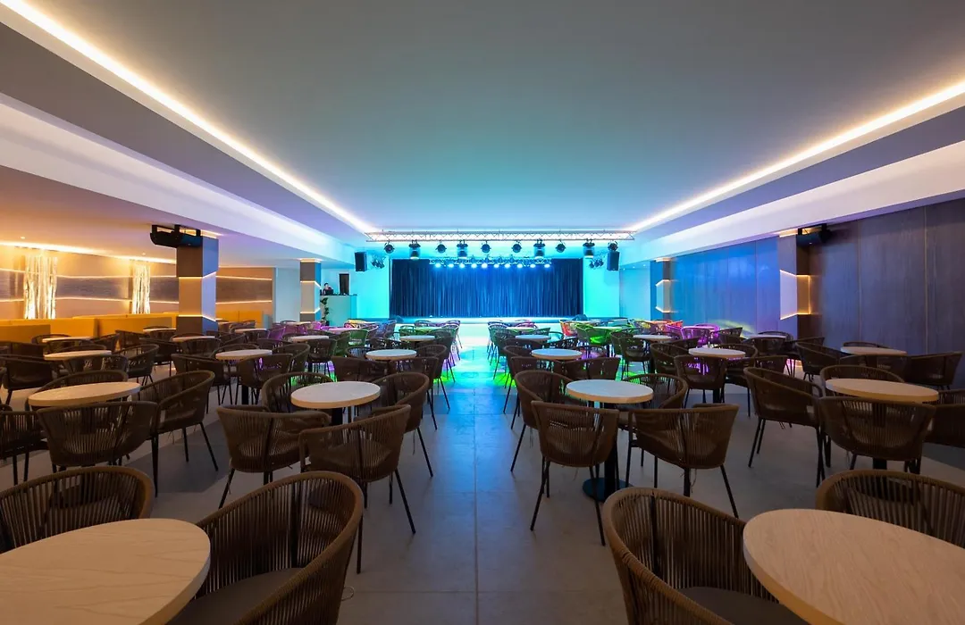 Hotel Club Cala Romani-1