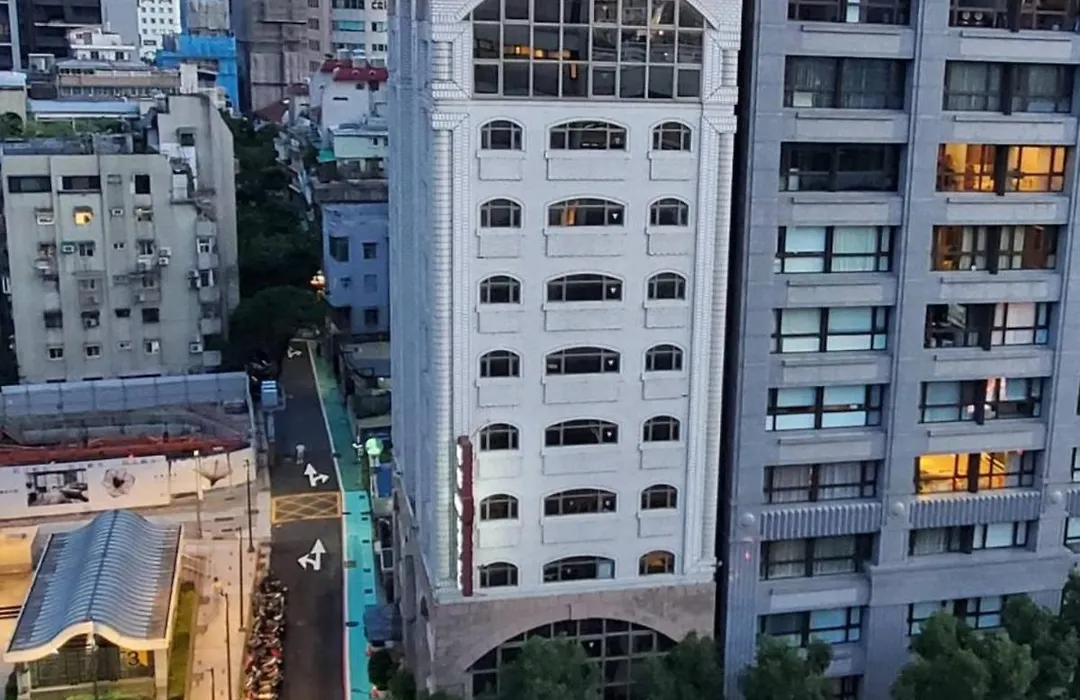 Kdm Hotel-1