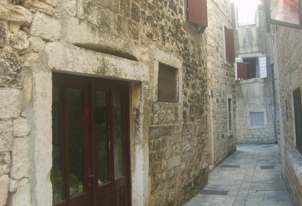Rooms Roso-1