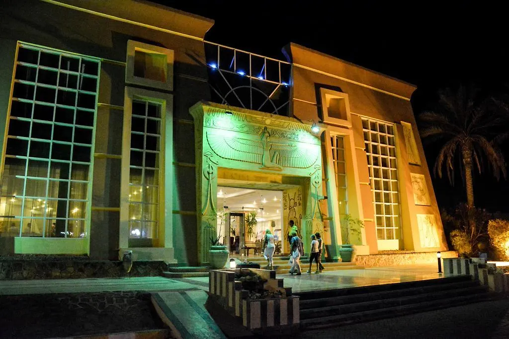 Blue Reef Red Sea Resort-1