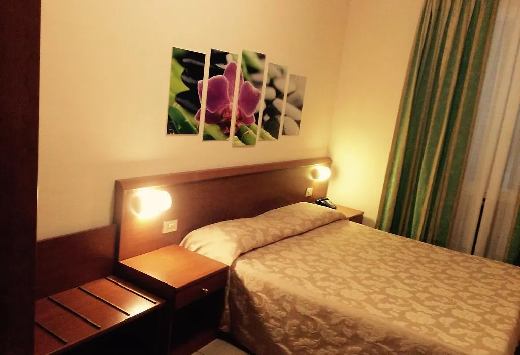 Hotel Paradiso-1