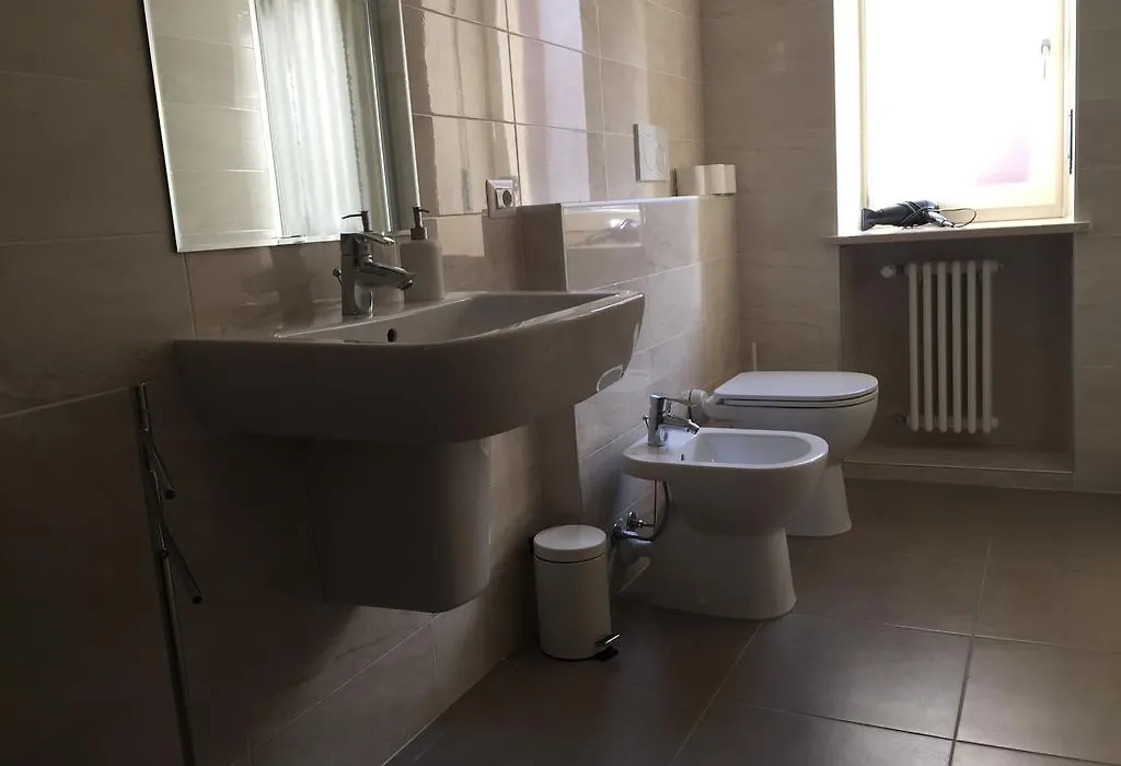 3Jolie Rooms-1