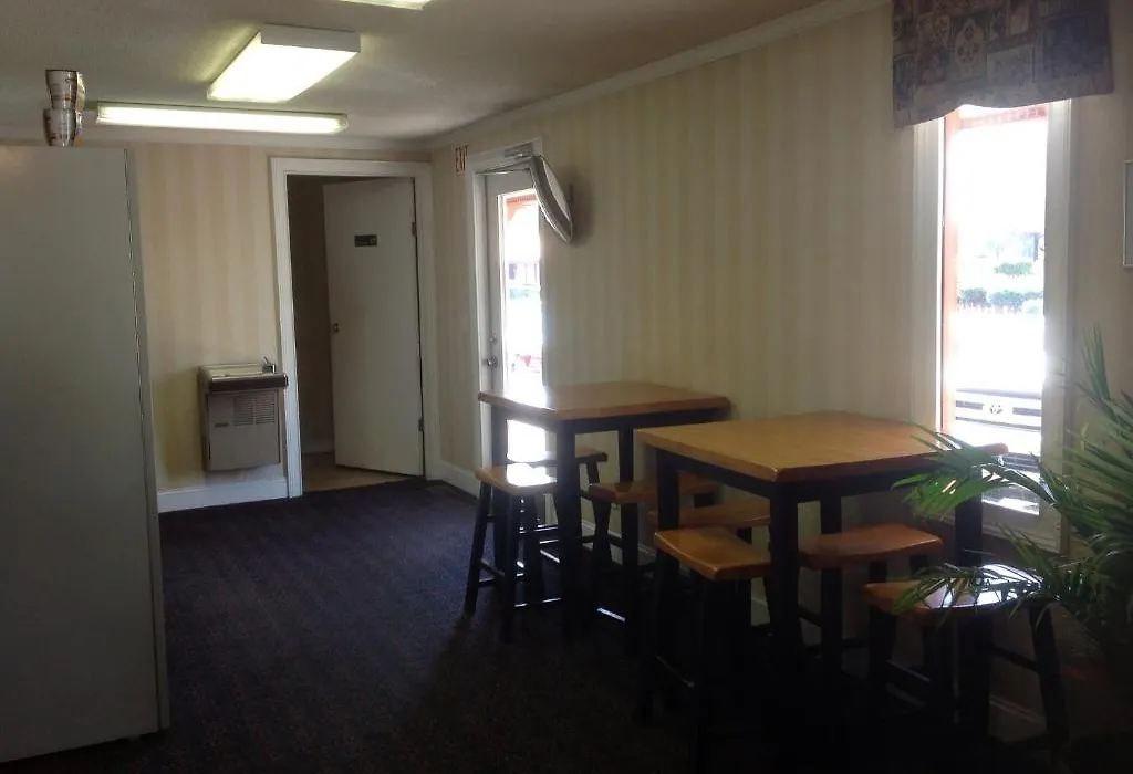 Knights Inn - Cayce-1