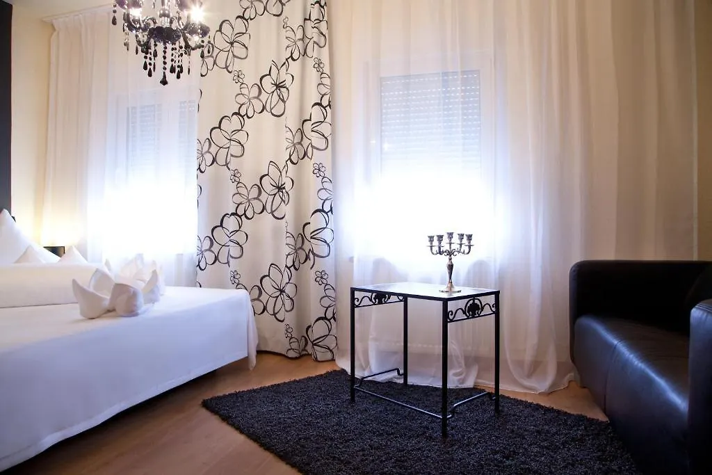 Hotel Riviera-1