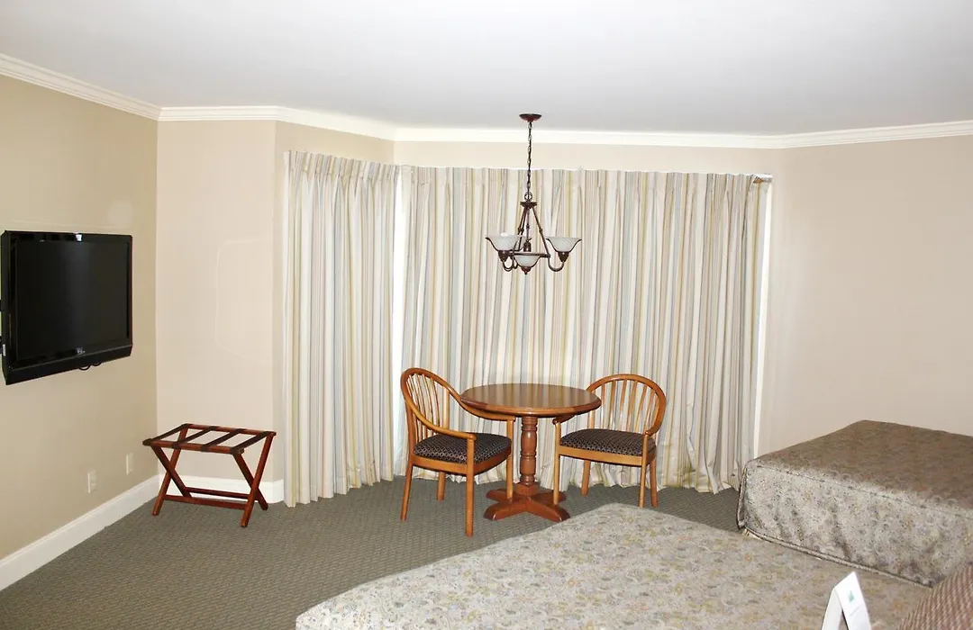 Columbus Inn-1