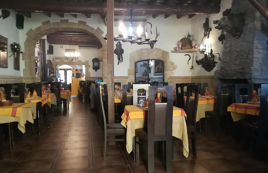 Hostal Restaurante La Diligencia-1