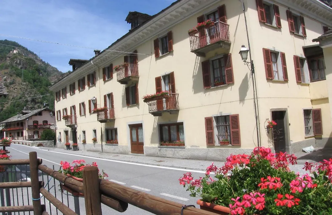 Hotel Col Du Mont-1