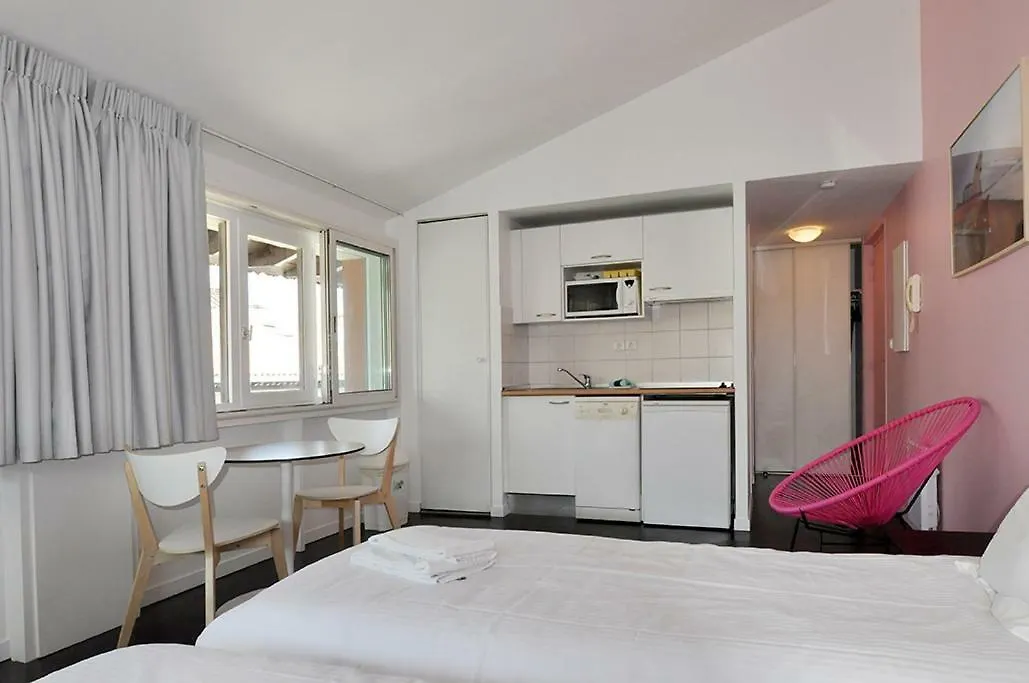 Temporesidence Chateauneuf-1