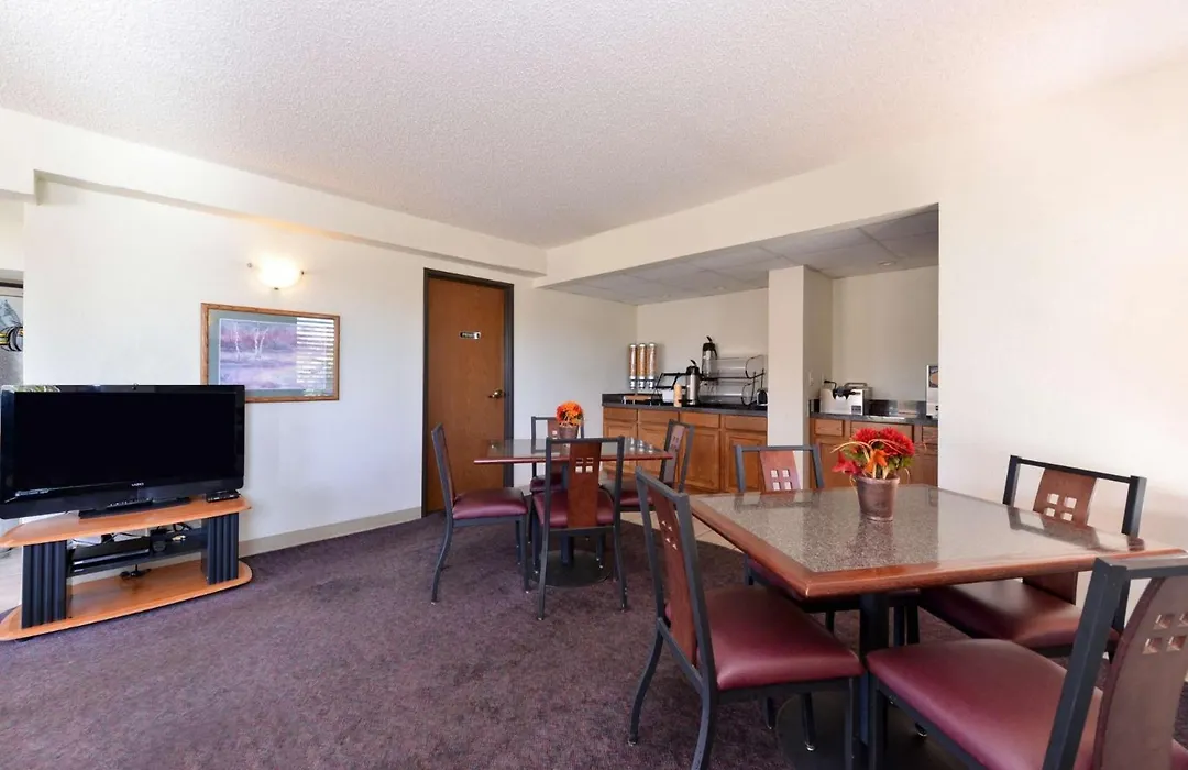Executive Plus Inn And Suites-1