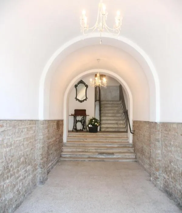 Domus Valadier B&B Guesthouse-1