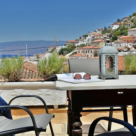 Hydra Art Suites-3