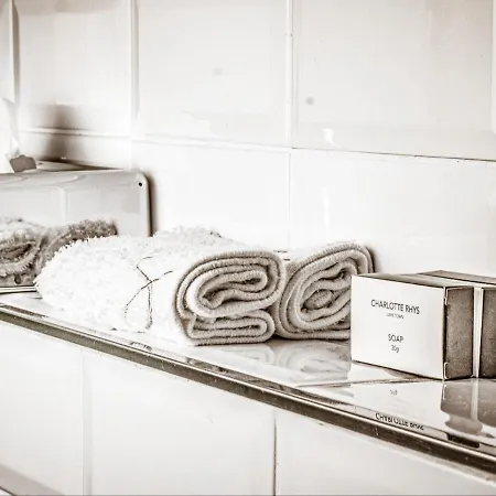Sugar Hotel-2