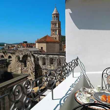 La Porta Luxury Rooms-2