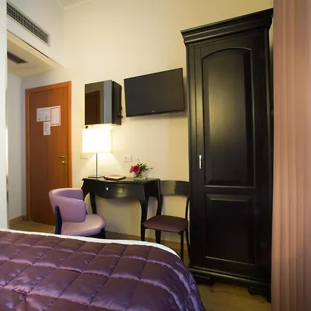 Hotel Montreal-3