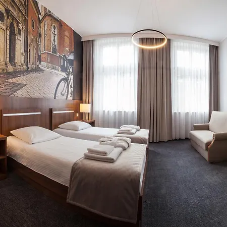 Hotel Downtown Krakow-3