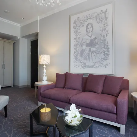 Queen Victoria Hotel By Newmark-3