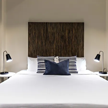 Hotel Diplomat Sydney-3