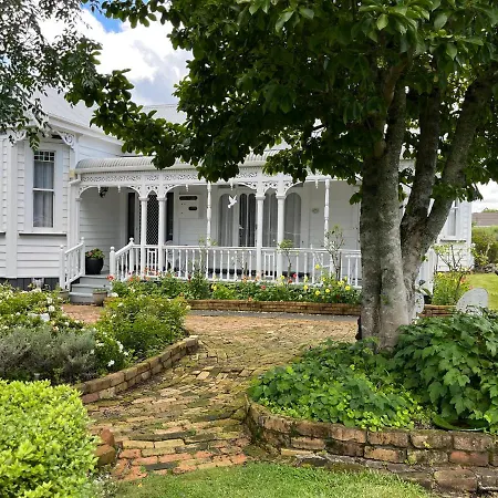 Chelsea House Bed & Breakfast-3