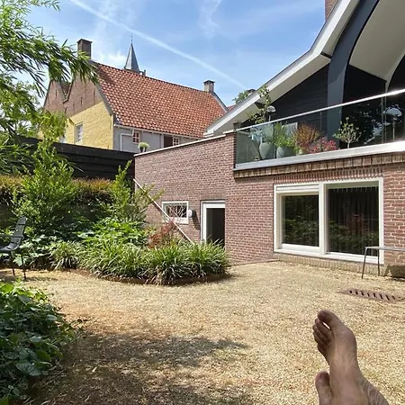Bed & Breakfast 23-2