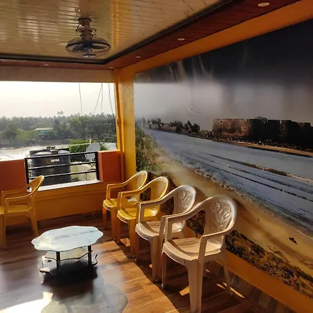 Diamond Cottage Homestay-2