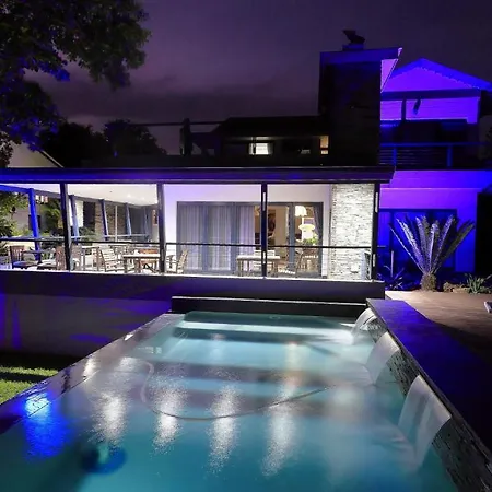 St Lucia Hilltop Guest House-2