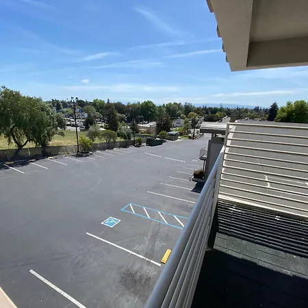 Budget Inn Of Hayward-2