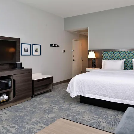 Hampton Inn Cedar Falls Downtown, Ia-3
