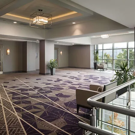 Embassy Suites By Hilton Charlotte Uptown-3