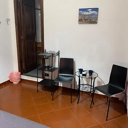 Dante Rooms-2